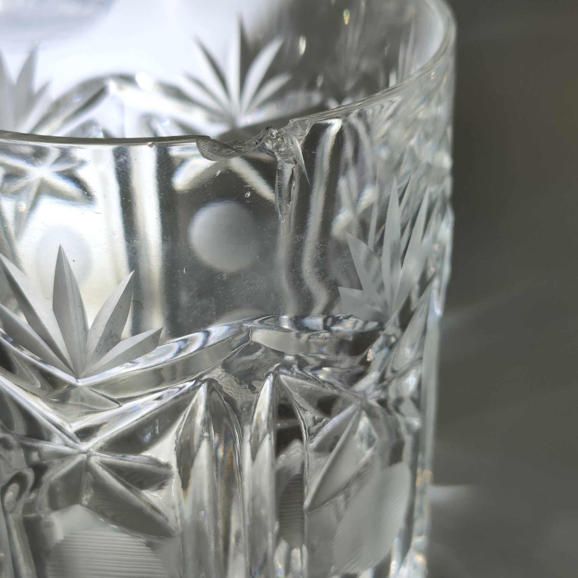 Набор из 4-х бокалов для крепких напитков с геометрическим декором, хрусталь, алмазная грань, Kristal Zajecar, Югославия, 1980-2000 гг.