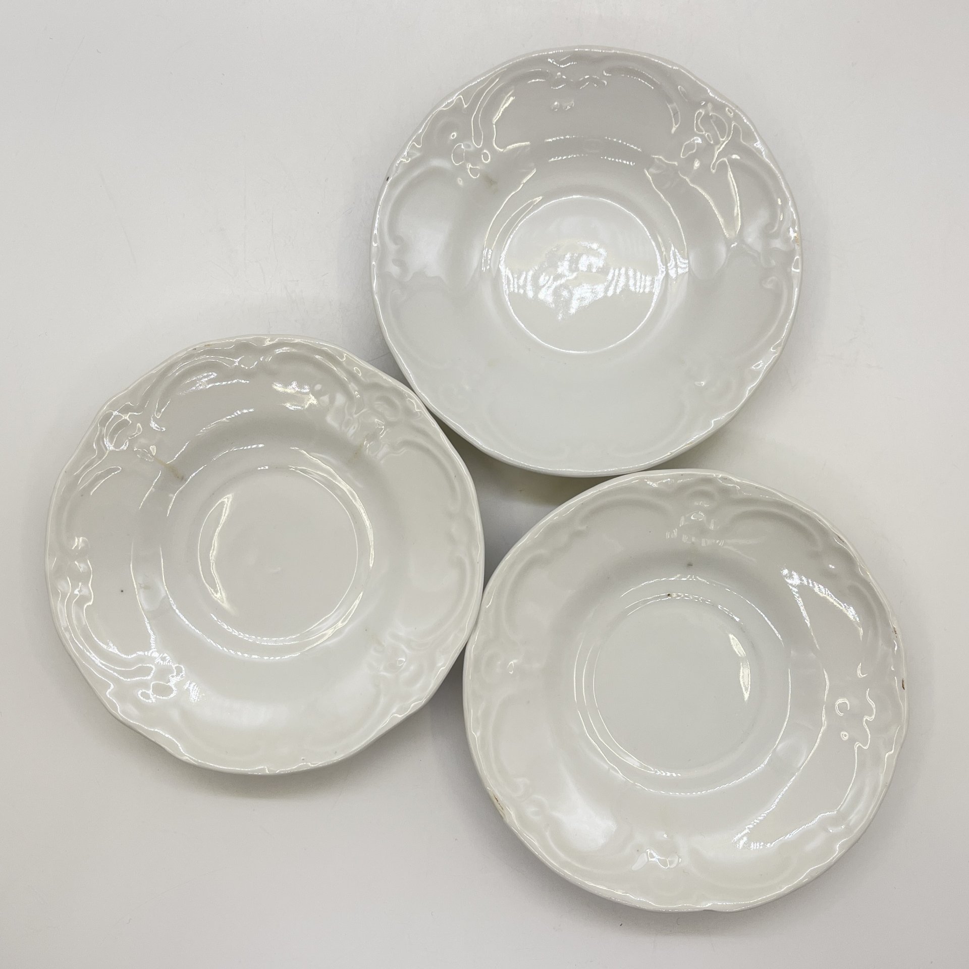 Набор из 3-х блюдец с рельефным декором, фарфор, Thomas Bavaria, Германия, 1908-1939 гг.