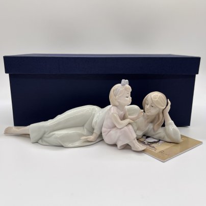 Статуэтка "Девушка с ребенком", фарфор, Pavone, Италия, 2025 г.