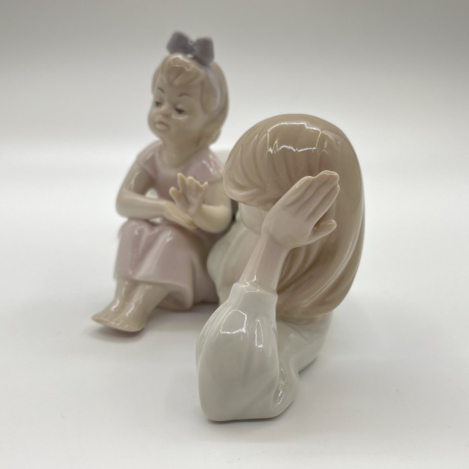 Статуэтка "Девушка с ребенком", фарфор, Pavone, Италия, 2025 г.