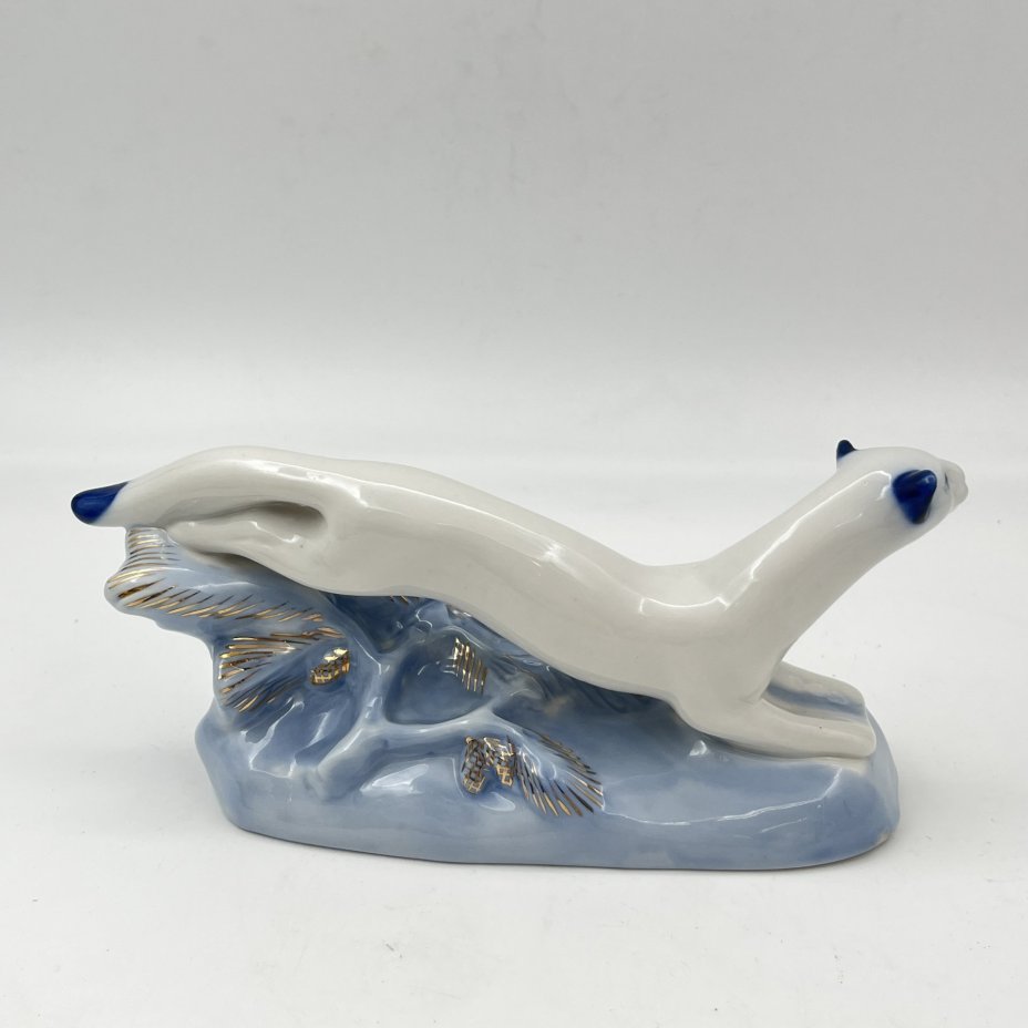 Статуэтка «Горностай», скульптор С.И. Вайнштейн-Мишурина, фарфор, роспись, Фарфоровый завод «Пролетарий» (Бронница, Мста), СССР, 1958-1967 гг.