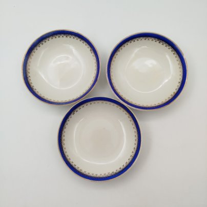 Набор из 3-х розеток, украшенных геометрическим декором [ Клеймо "Серебряный Бор"], фарфор, крытье, золочение, Дулевский фарфоровый завод (Дулёво), СССР, 1955 г.