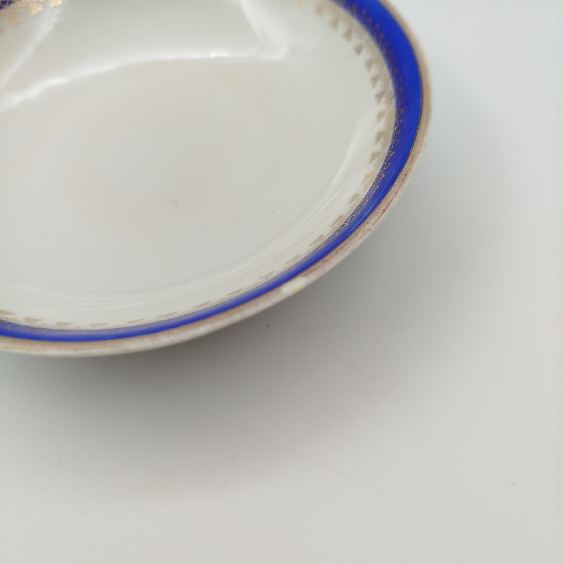 Набор из 3-х розеток, украшенных геометрическим декором [ Клеймо "Серебряный Бор"], фарфор, крытье, золочение, Дулевский фарфоровый завод (Дулёво), СССР, 1955 г.