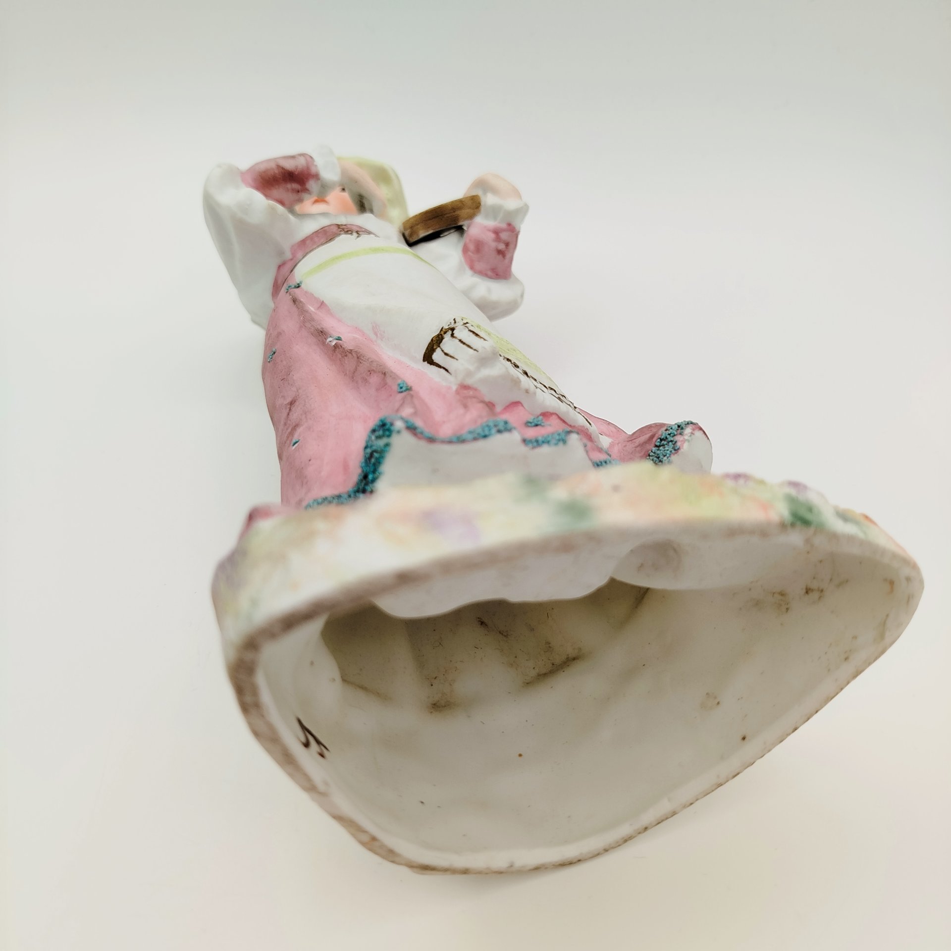 Статуэтка "Девушка в национальном костюме с бубном", Heubach Bros, фарфор, роспись, Германия, 1920-1940 гг.