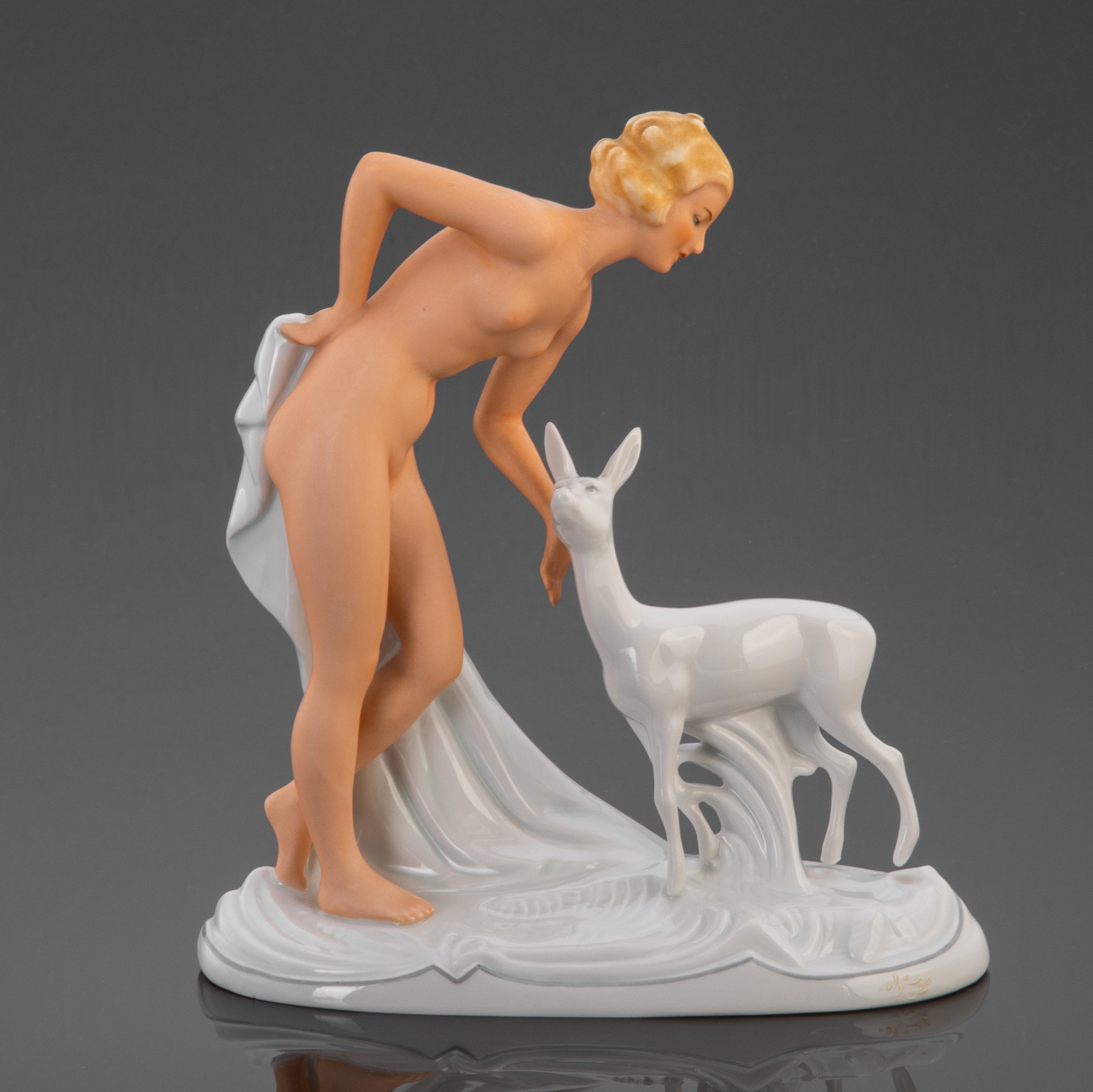 Статуэтка "Девушка с косулей", Schaubach-Kunst