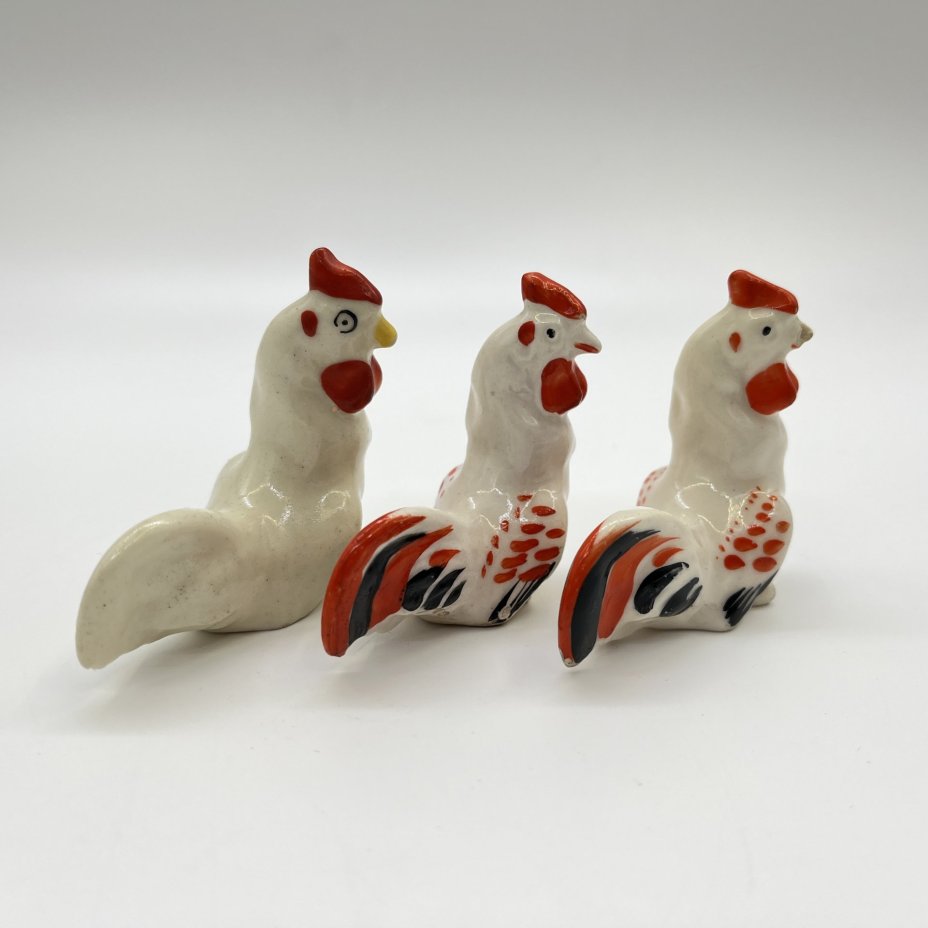Набор из 3-х статуэток "Петушок" (под реставрацию), фарфор, роспись, Ленинградский фарфоровый завод (ЛФЗ), СССР, 1949-1950 гг.