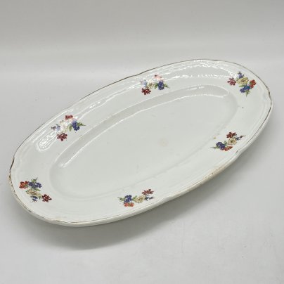 Блюдо овальной формы с цветочным декором, фаянс, деколь, золочение, Конаковский фаянсовый завод им. М.И. Калинина (ЗиК Конаково), СССР, 1952-1962 гг.