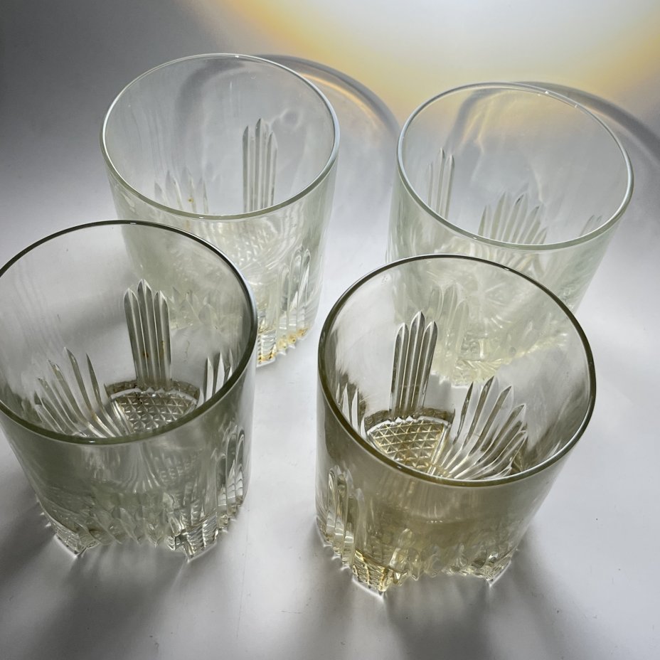 Набор из 4 стаканов для крепких напитков с резным декором, прессованное стекло