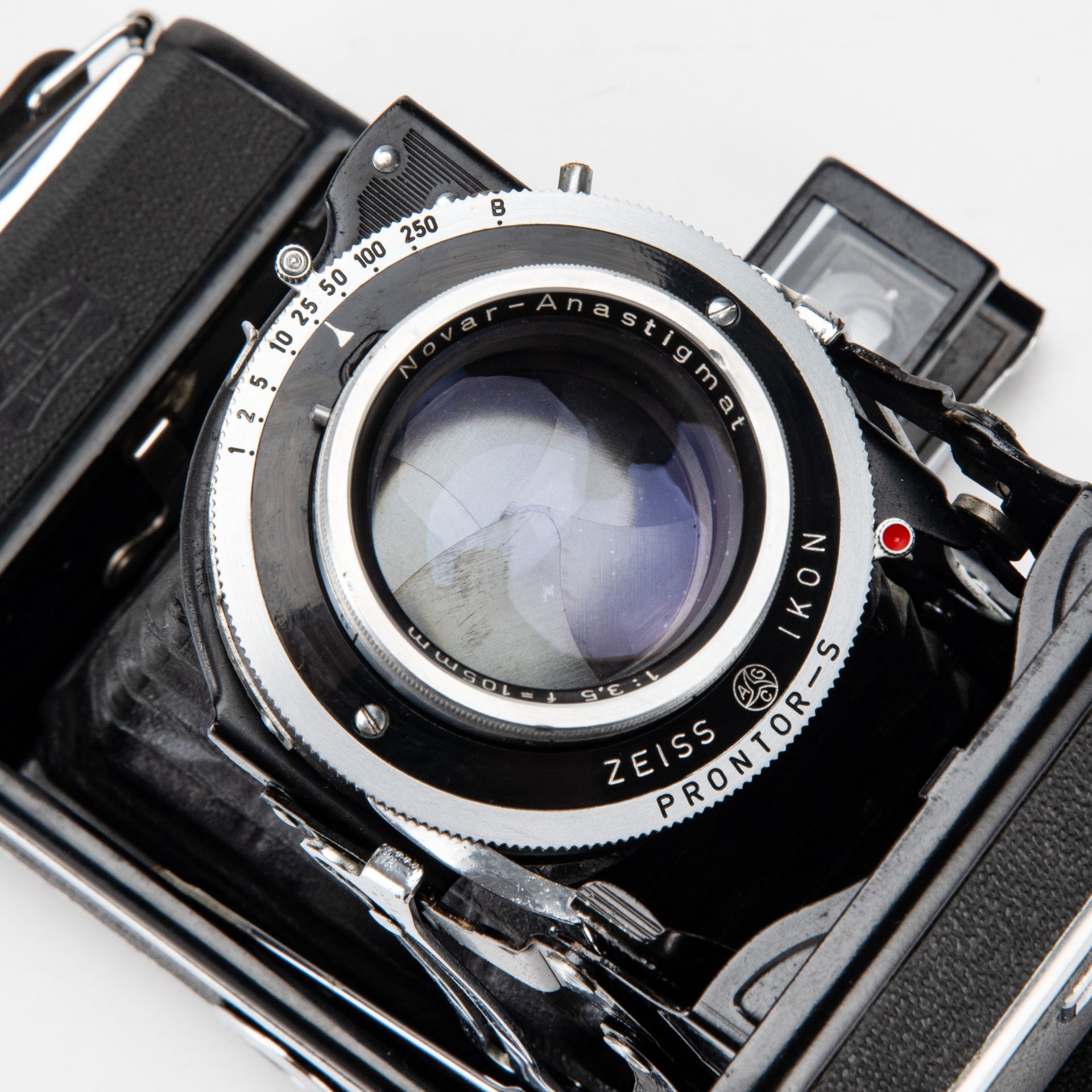 Фотоаппарат плёночный "Ikonta 521/2" в кофре, Carl Zeiss