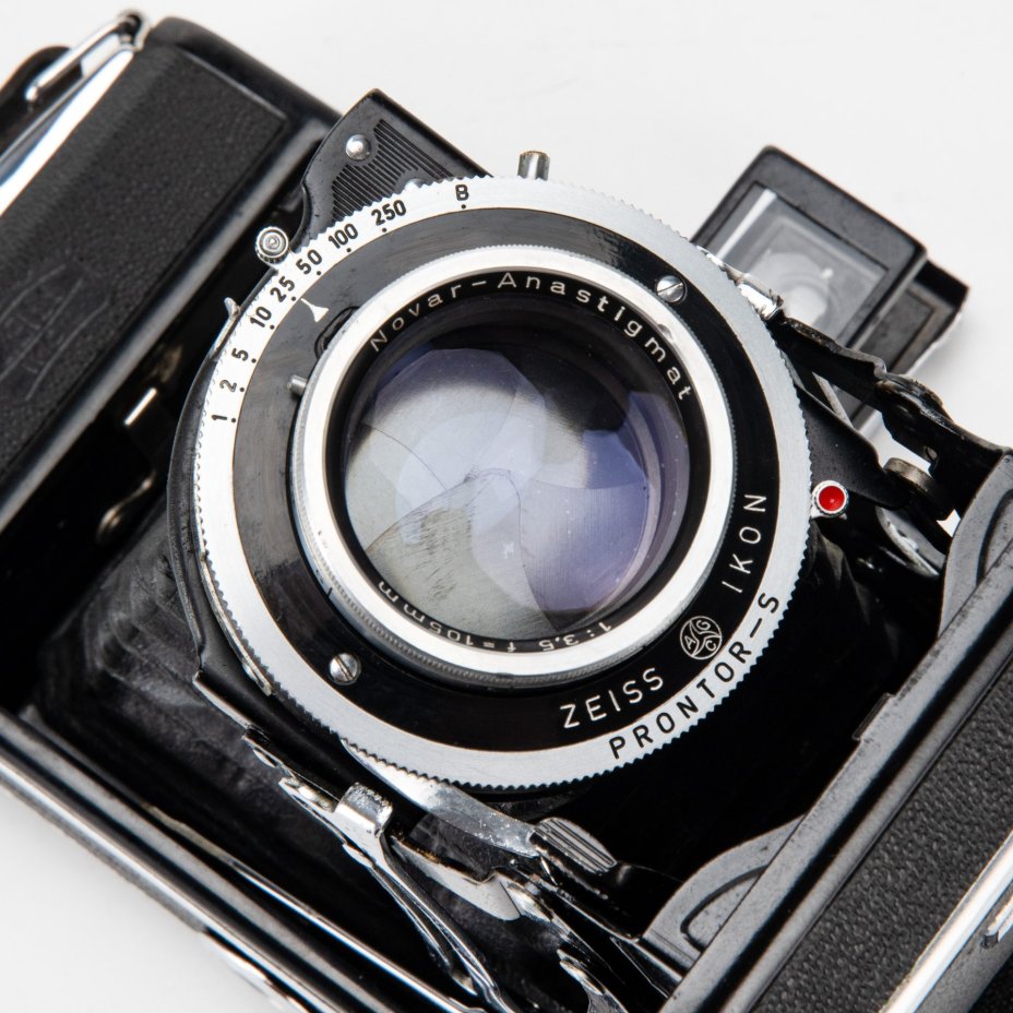 Фотоаппарат плёночный "Ikonta 521/2" в кофре, Carl Zeiss