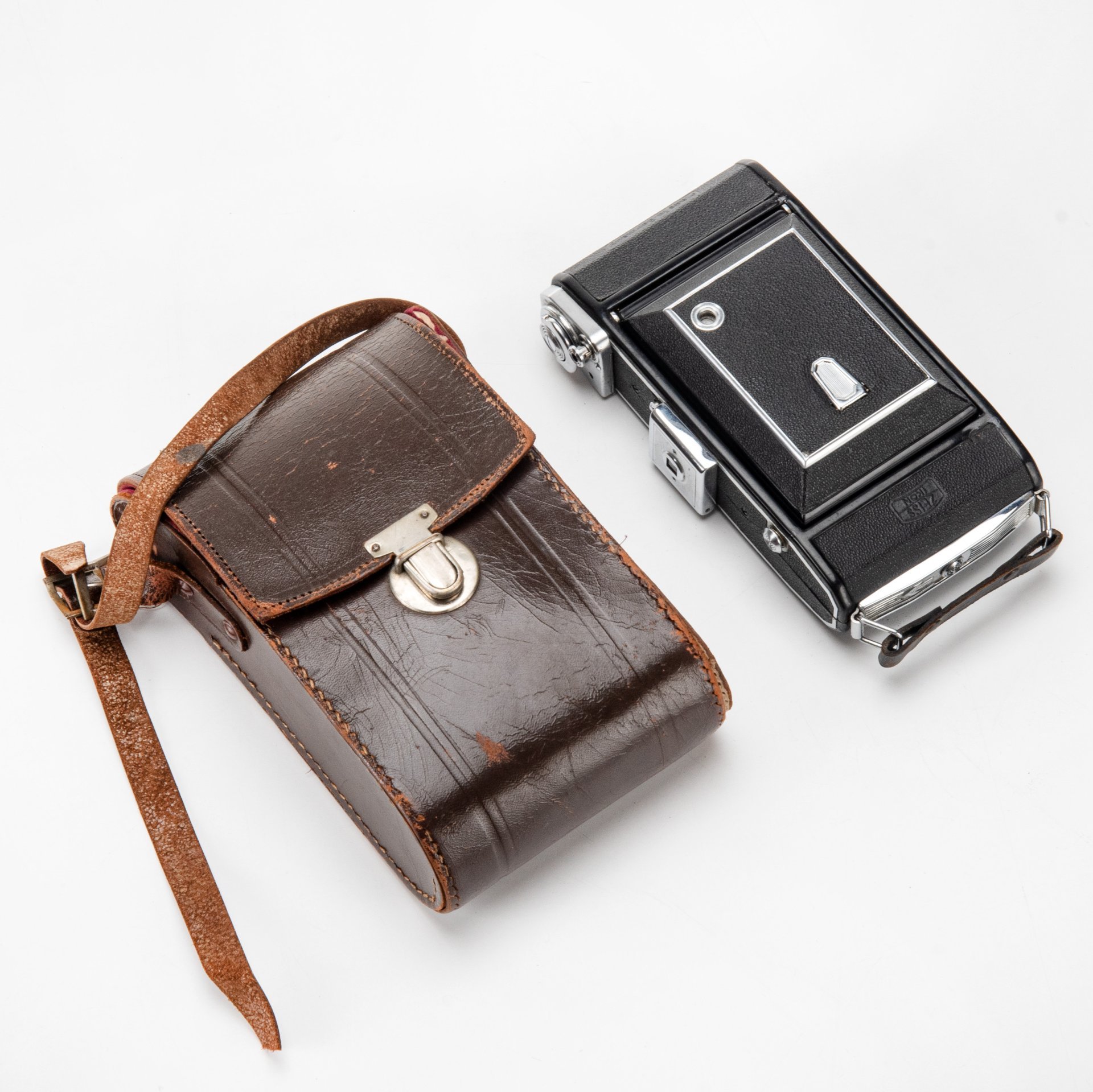 Фотоаппарат плёночный "Ikonta 521/2" в кофре, Carl Zeiss