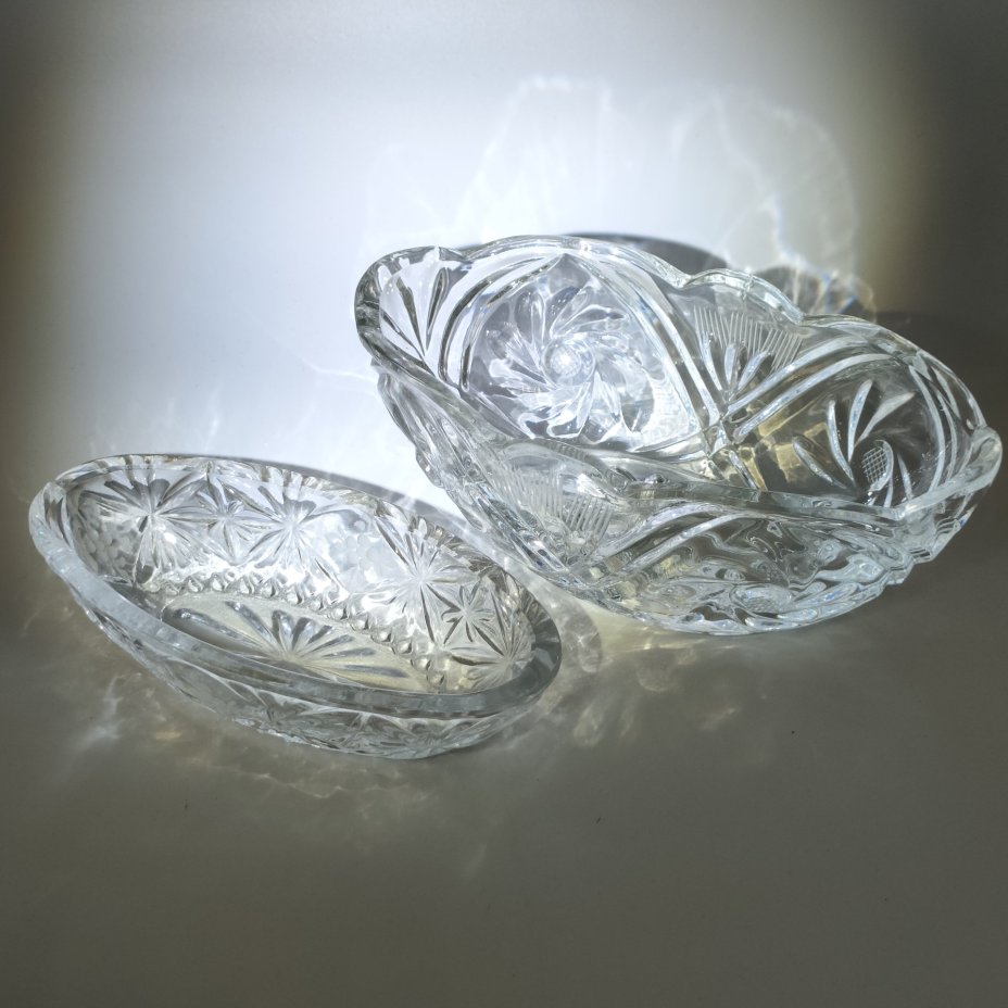 Пара вазочек (конфетниц) с цветочным декором (в подборе)