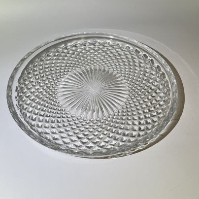 Сервировочное блюдо с абстрактным объемным декором, хрусталь, СССР, 1970-1990 гг.