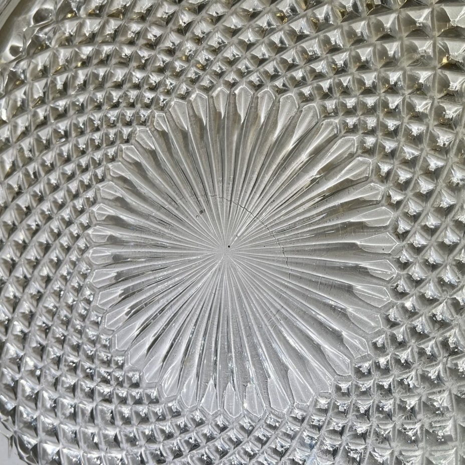 Сервировочное блюдо с абстрактным объемным декором, хрусталь, СССР, 1970-1990 гг.