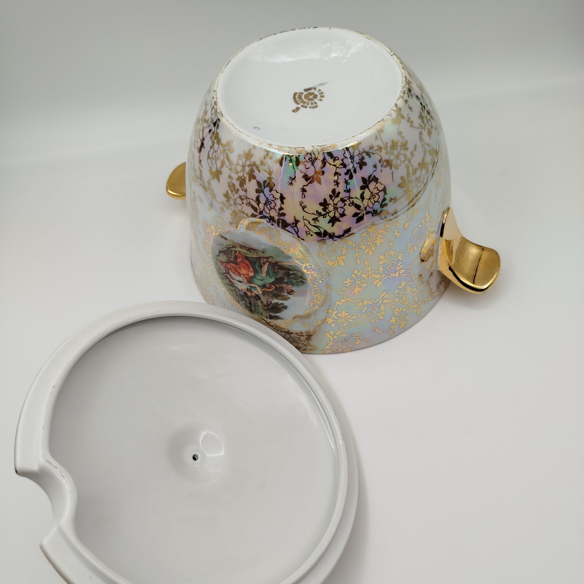 Супница из сервиза "Мадонна", фарфор, люстр, деколь, золочение, Fortuna Eisenberg, ГДР, 1960-1973 гг.