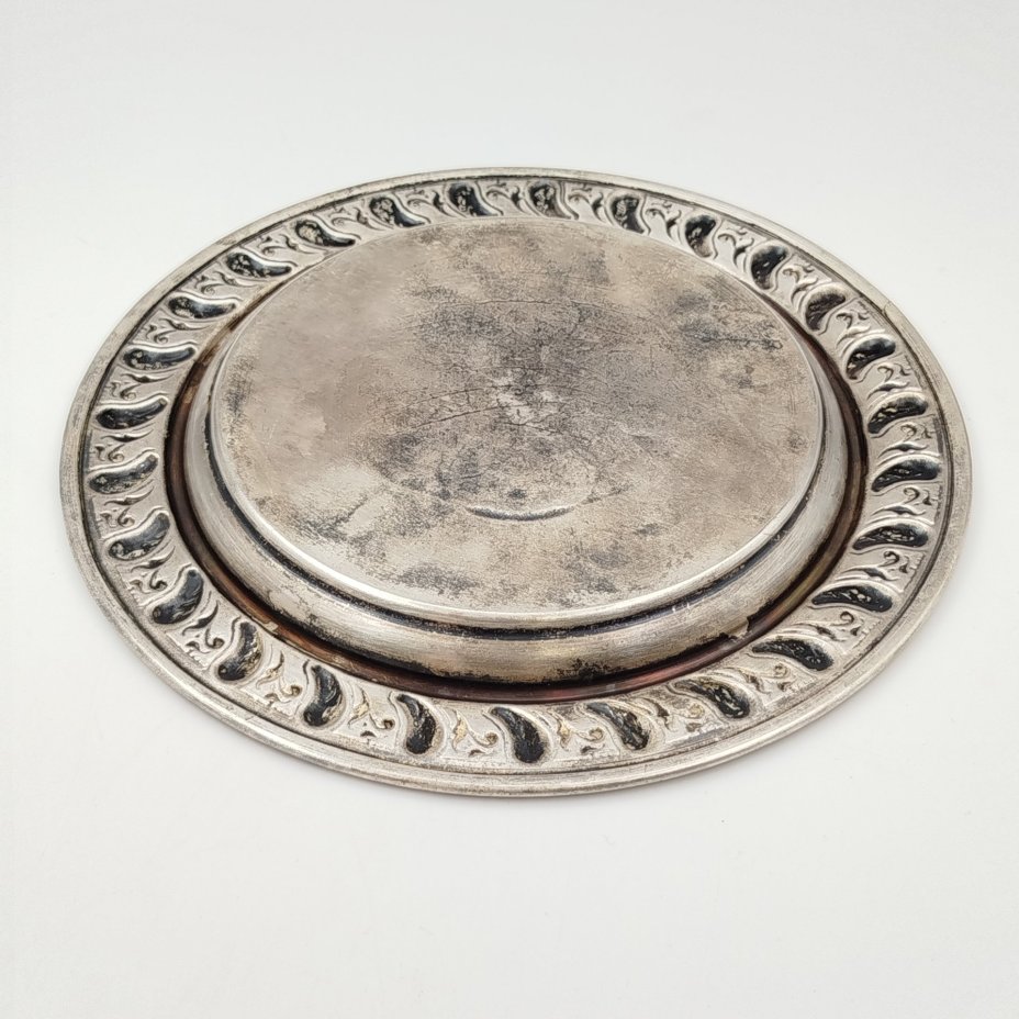 Тарелочка с цветочным декором