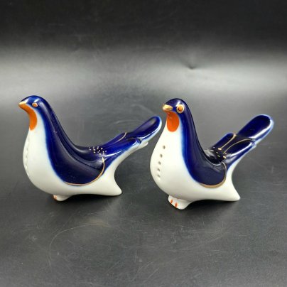 Набор для специй "Голуби", скульптор М.Н. Мох, фарфор, роспись, золочение, Ленинградский фарфоровый завод (ЛФЗ), СССР, 1960-1992 гг.