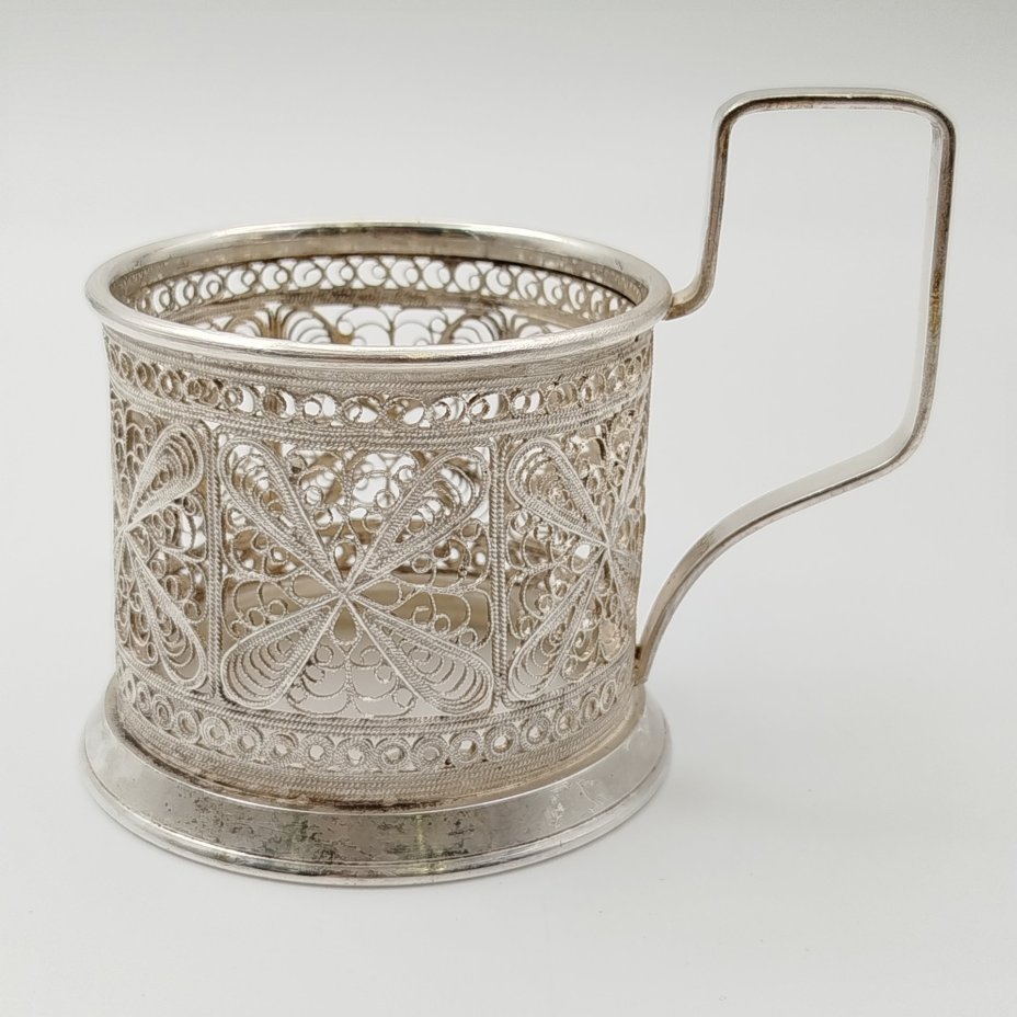 Подстаканник с ажурным цветочным декором