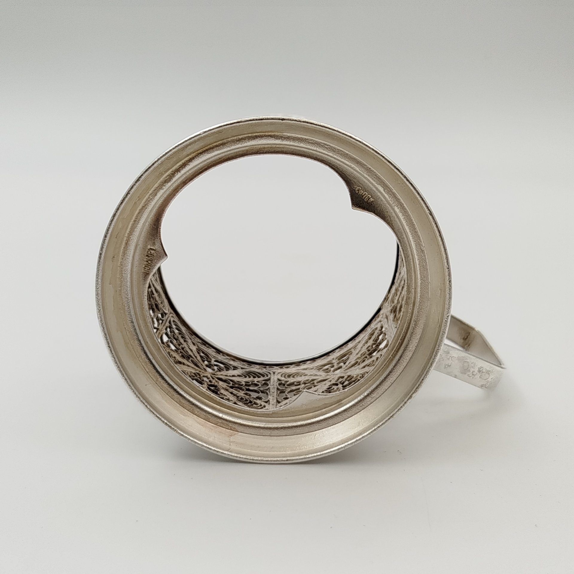 Подстаканник с ажурным цветочным декором