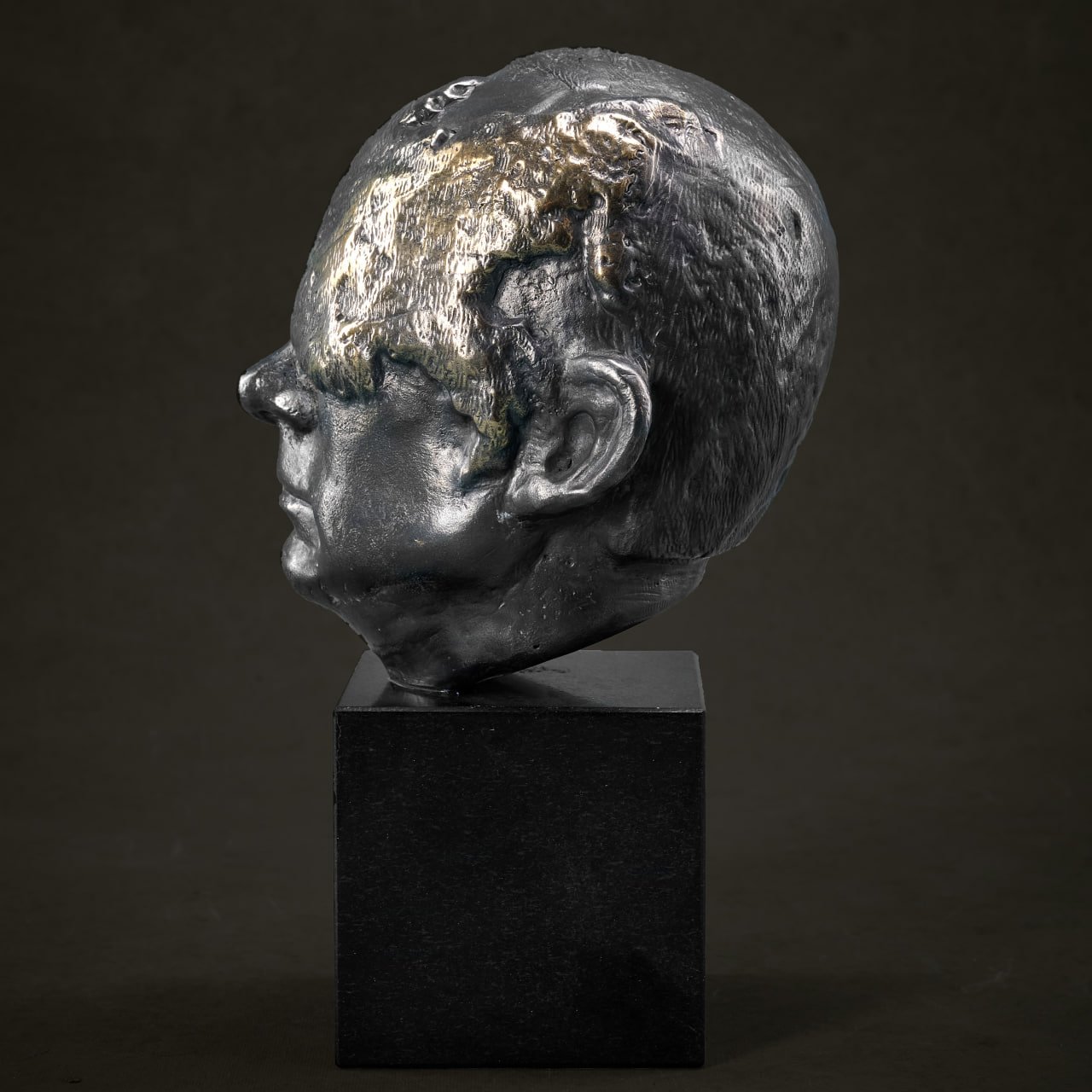 Статуэтка "Смотритель" ("Watcher") в брендированной упаковке и с сертификатом подлинности