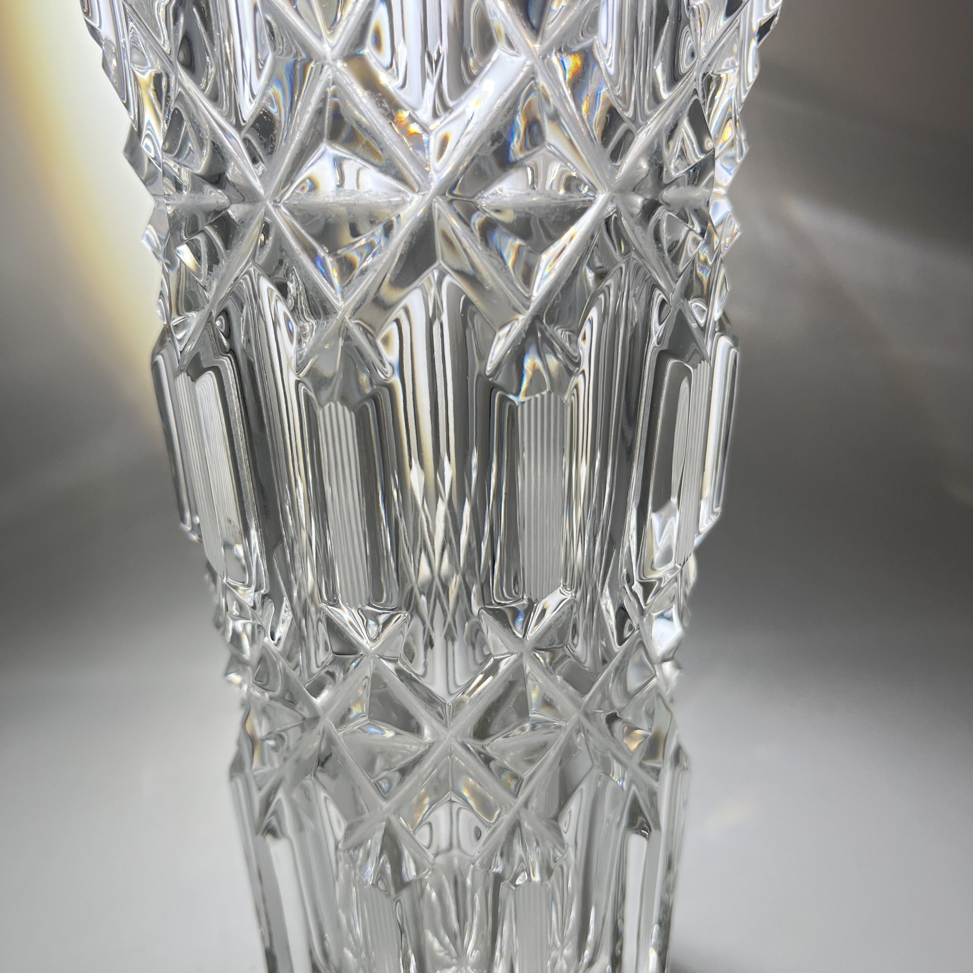 Ваза для цветов "Эхо", автор А.М. Остроумов, хрусталь, алмазная грань, Ленинградский завод художественного стекла (ЛЗХС), СССР, 1970-1980 гг.