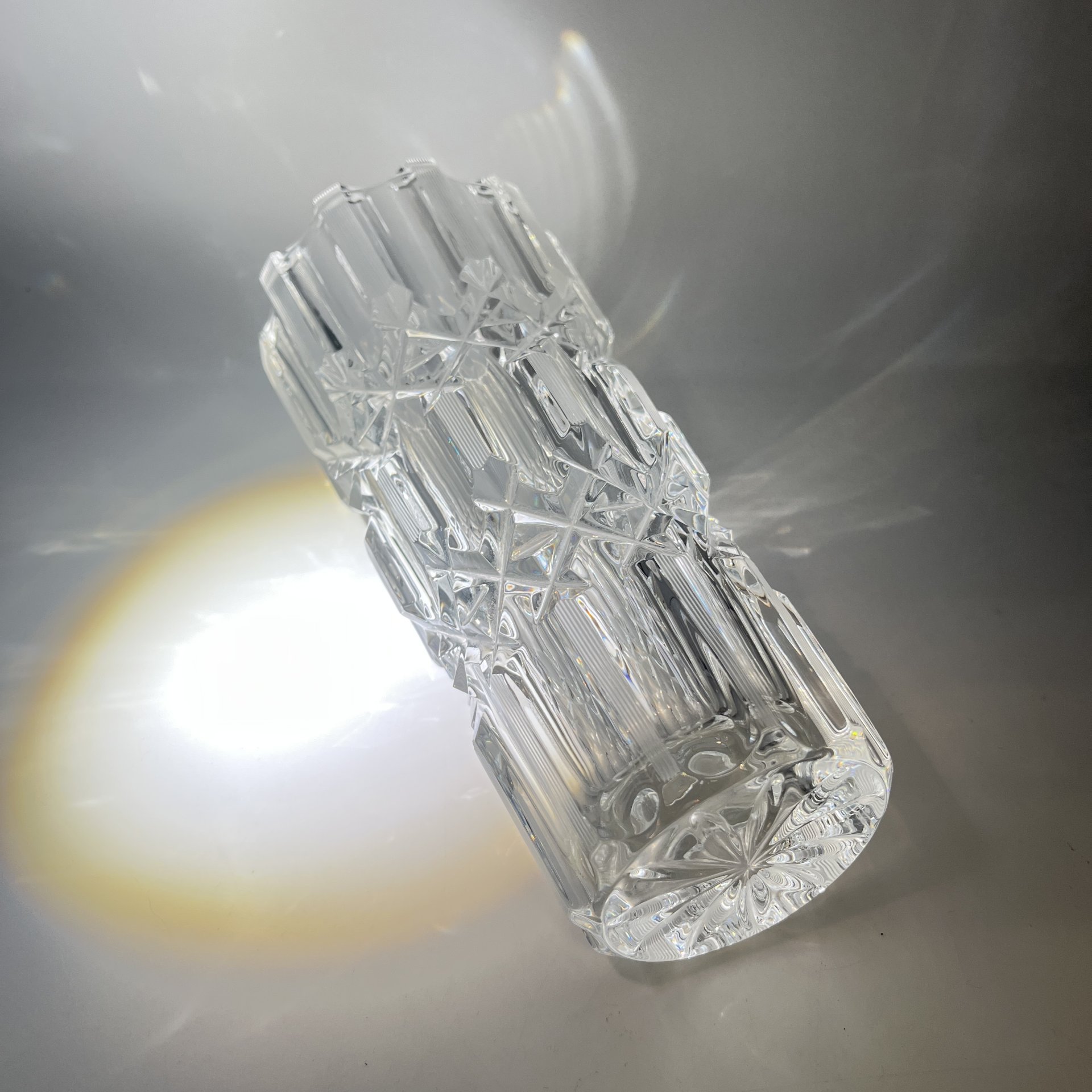 Ваза для цветов "Эхо", автор А.М. Остроумов, хрусталь, алмазная грань, Ленинградский завод художественного стекла (ЛЗХС), СССР, 1970-1980 гг.