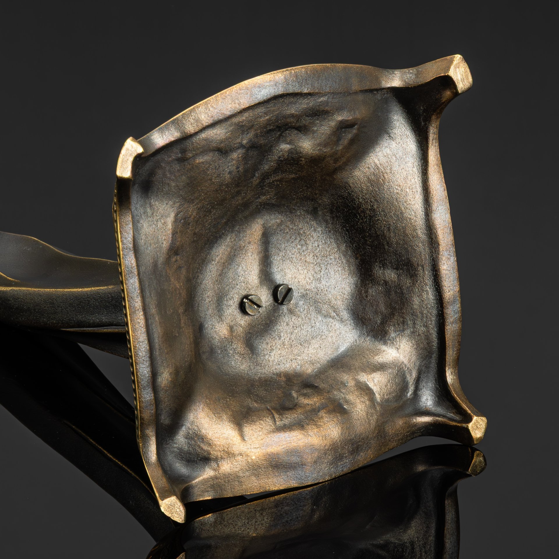 Подсвечник "Дева дарящая цветок" правый