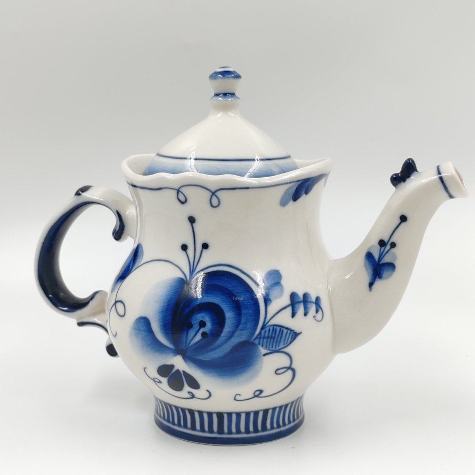 Чайник заварочный с цветочным декором, фарфор, роспись, Объединение «Гжель», СССР, 1972-1985 гг., Объединение «Гжель»