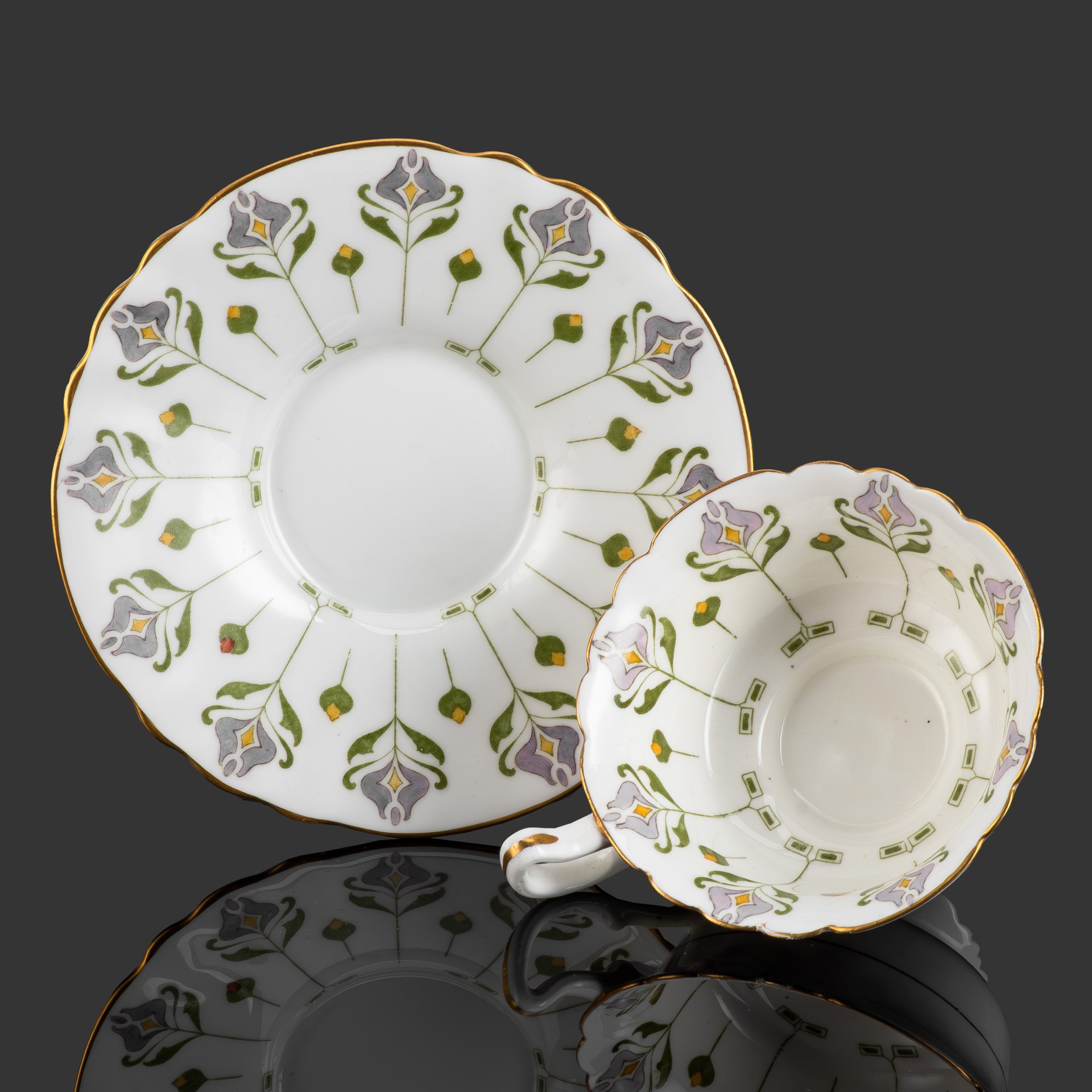 Чайная пара в стиле модерн с цветочным орнаментом, Royal Doulton