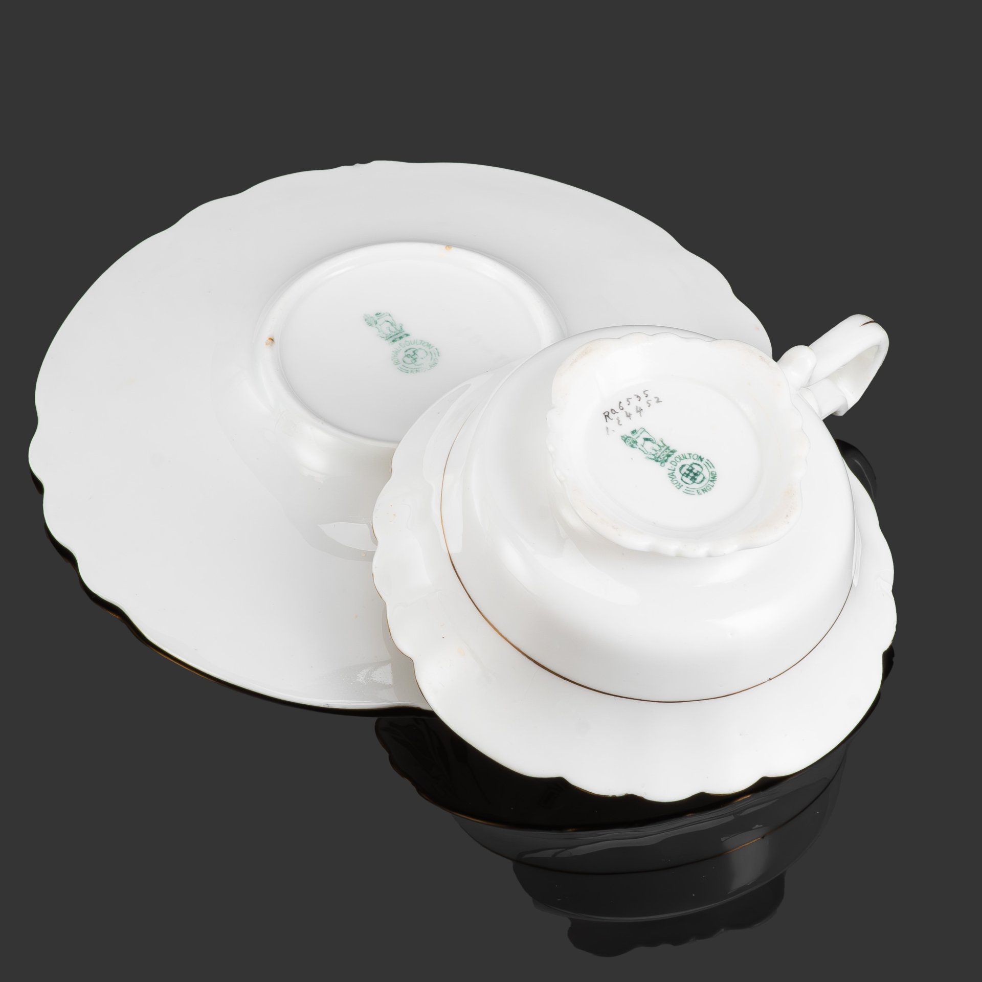 Чайная пара в стиле модерн с цветочным орнаментом, Royal Doulton
