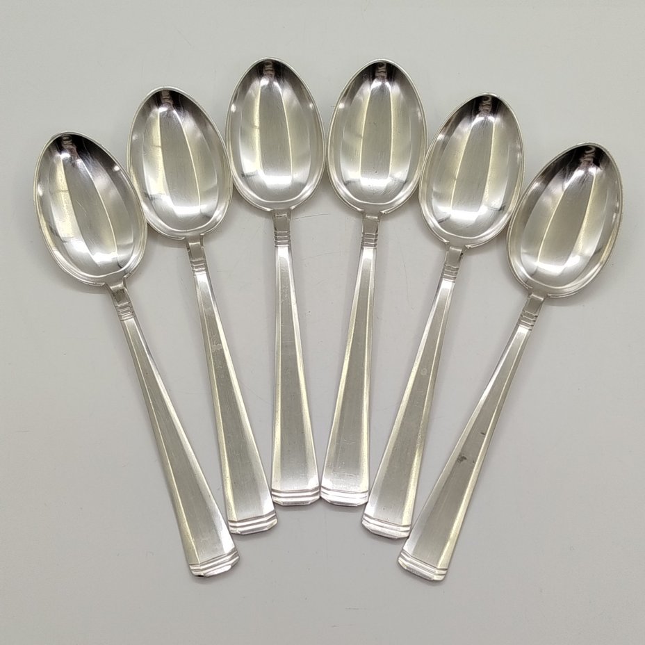 Набор 6 столовых ложек с лаконичным декором