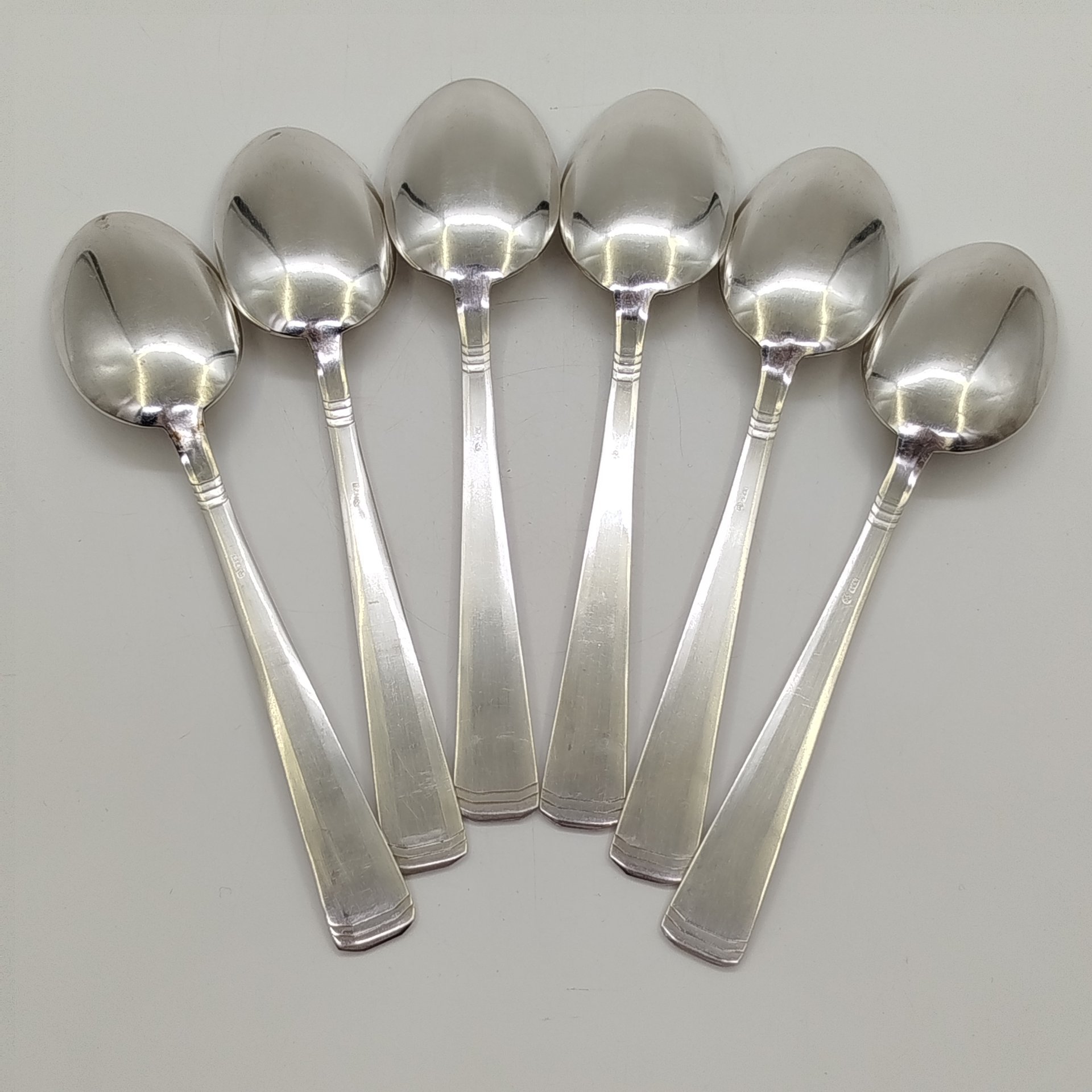 Набор 6 столовых ложек с лаконичным декором