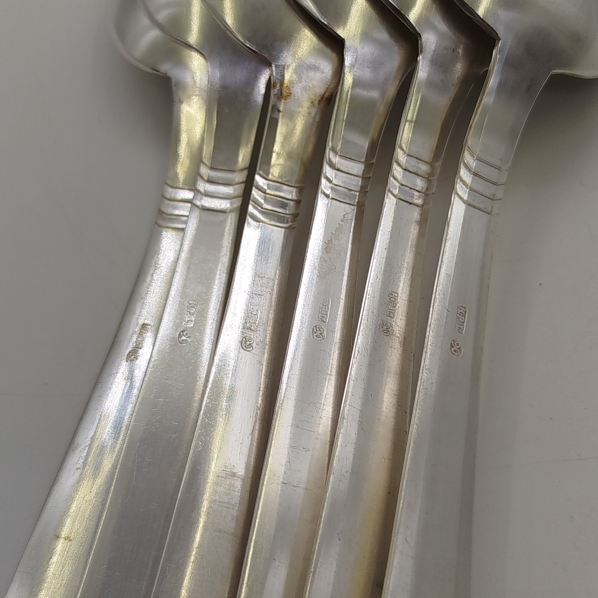 Набор 6 столовых ложек с лаконичным декором