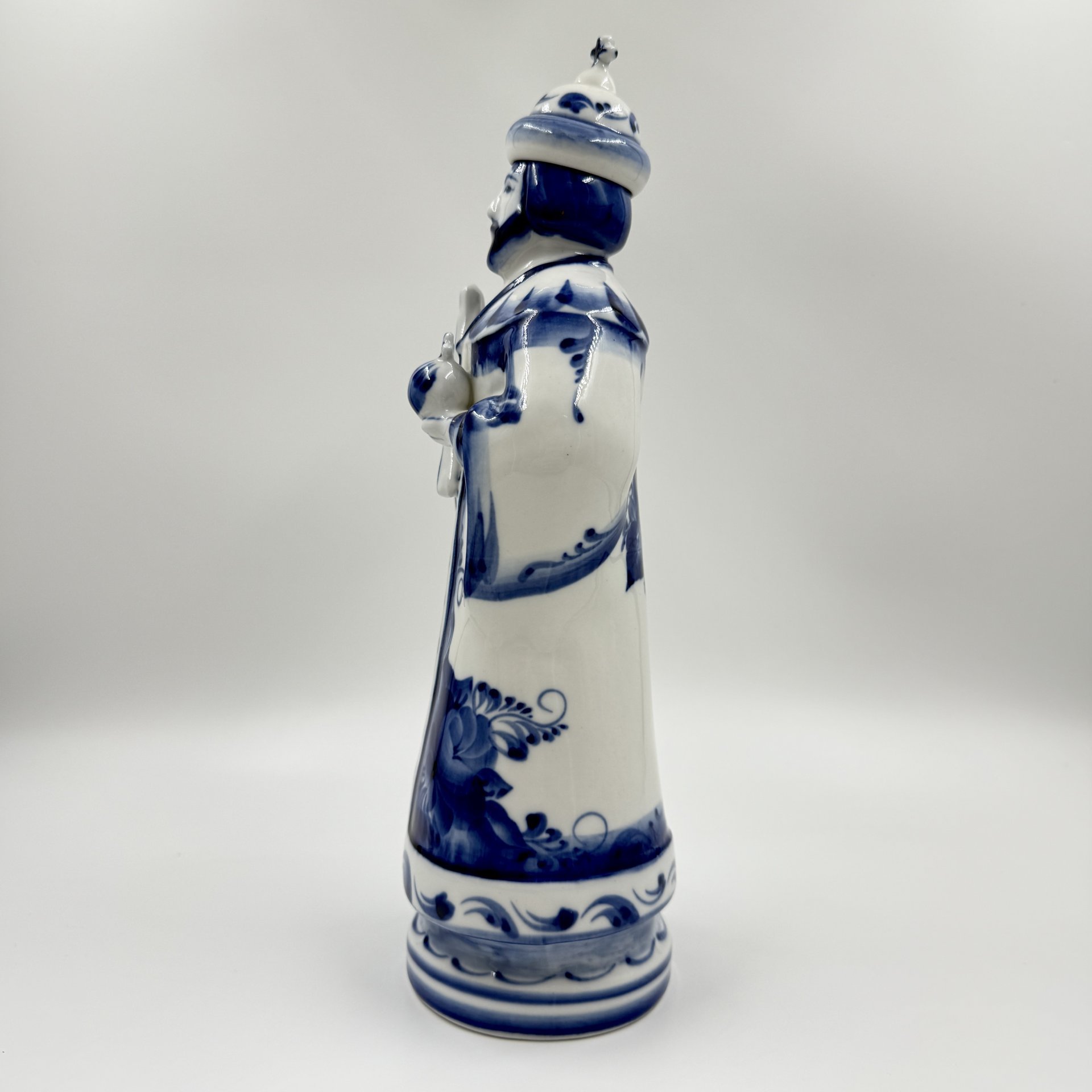 Штоф "Царь", фарфор, роспись, Гжельский фарфоровый завод, Россия, 2000-2010 гг., Гжельский фарфоровый завод