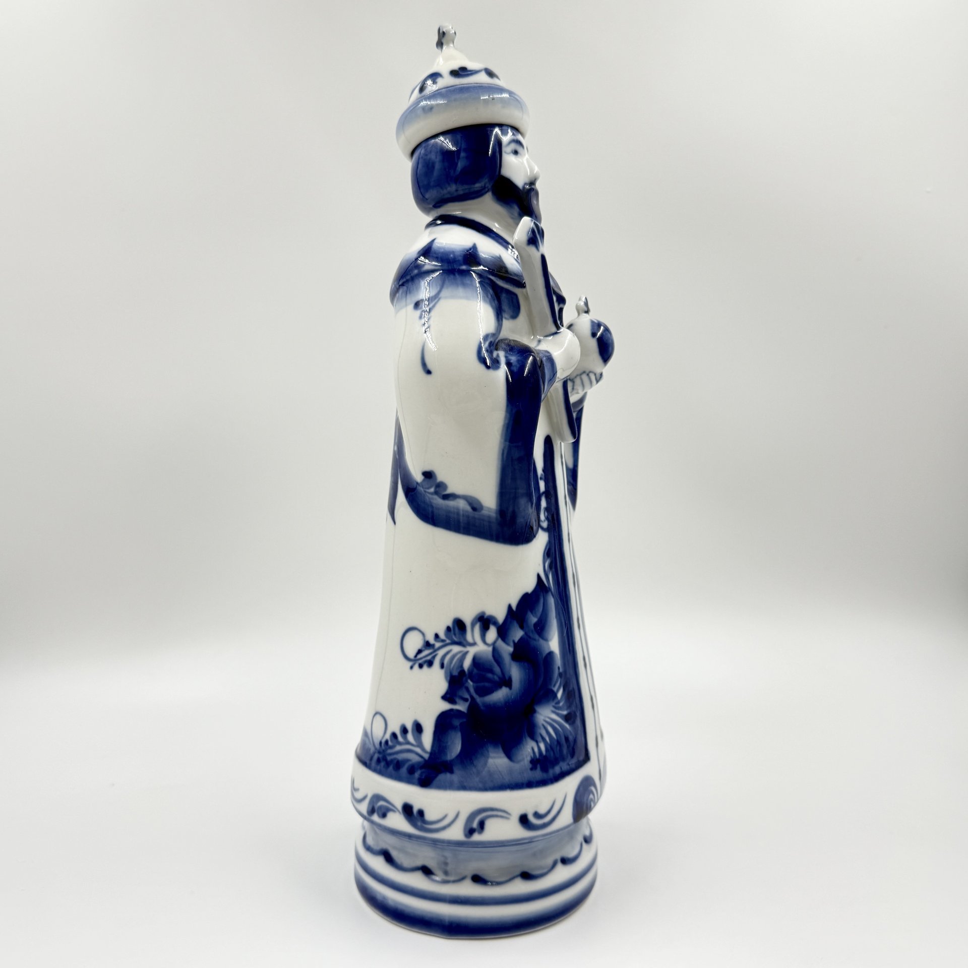 Штоф "Царь", фарфор, роспись, Гжельский фарфоровый завод, Россия, 2000-2010 гг., Гжельский фарфоровый завод