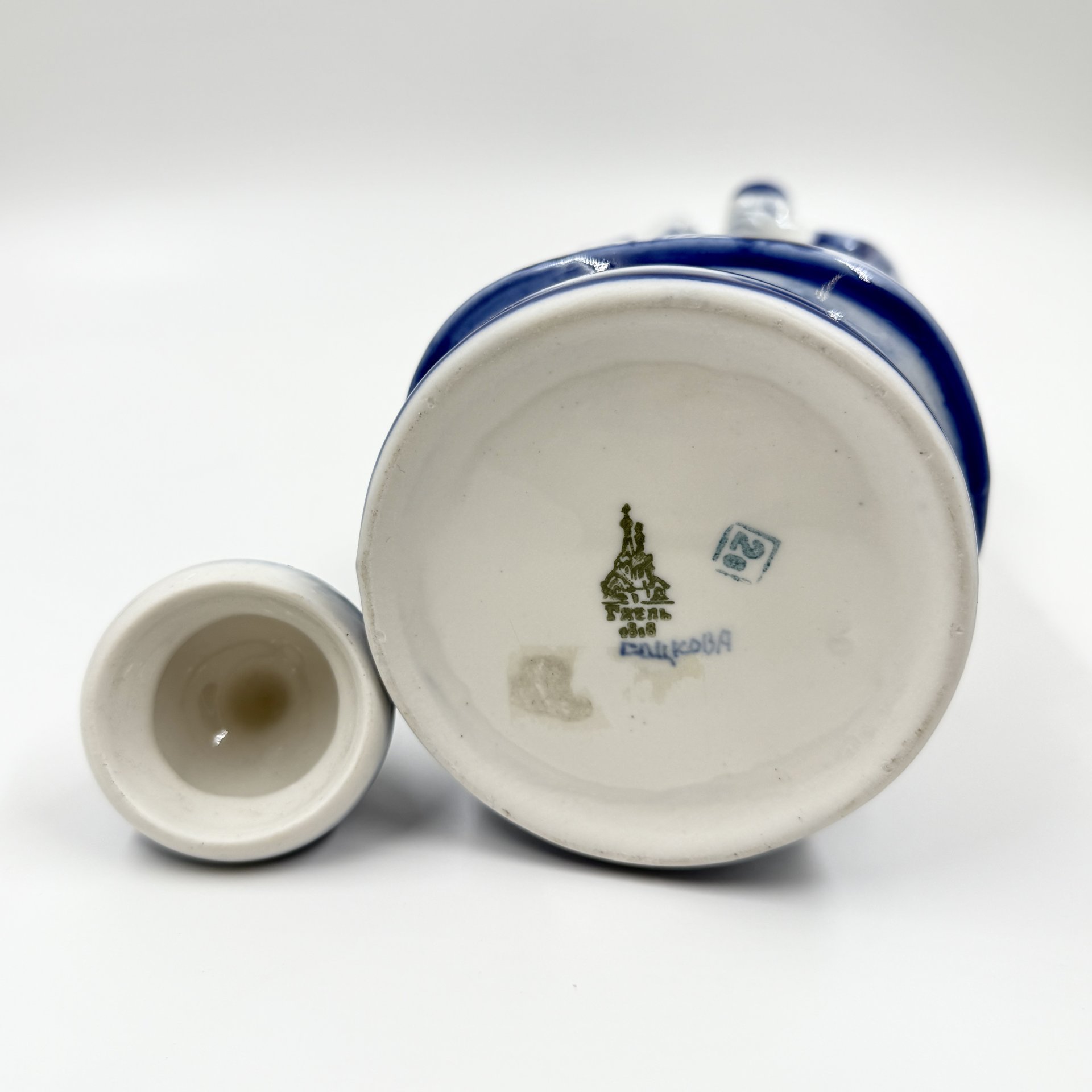Штоф "Царь", фарфор, роспись, Гжельский фарфоровый завод, Россия, 2000-2010 гг., Гжельский фарфоровый завод