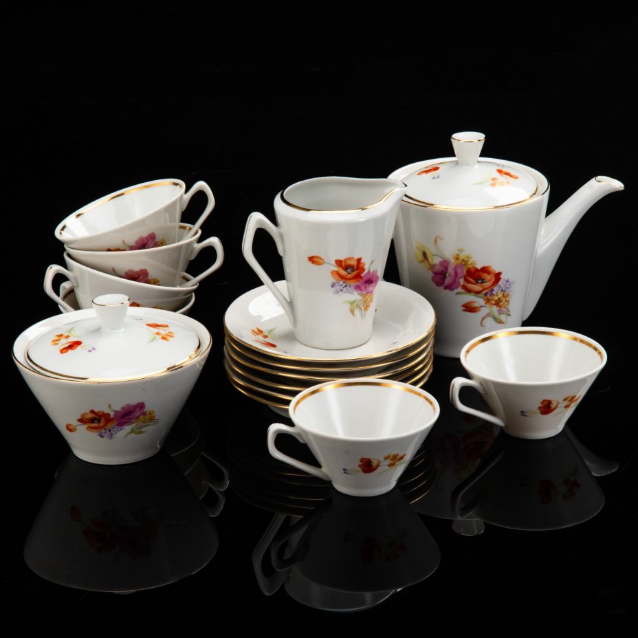 Сервиз чайный с цветочным декором, на 6 персон (15 предметов), фарфор, деколь, золочение, Chodziez, Польша, 1964-1990 гг.