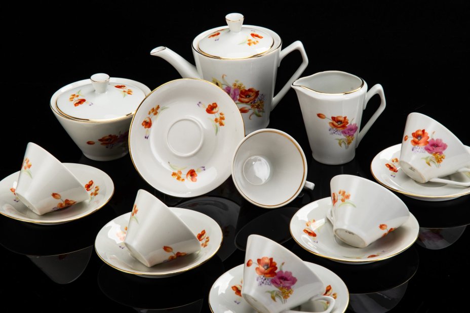 Сервиз чайный с цветочным декором, на 6 персон (15 предметов), фарфор, деколь, золочение, Chodziez, Польша, 1964-1990 гг.