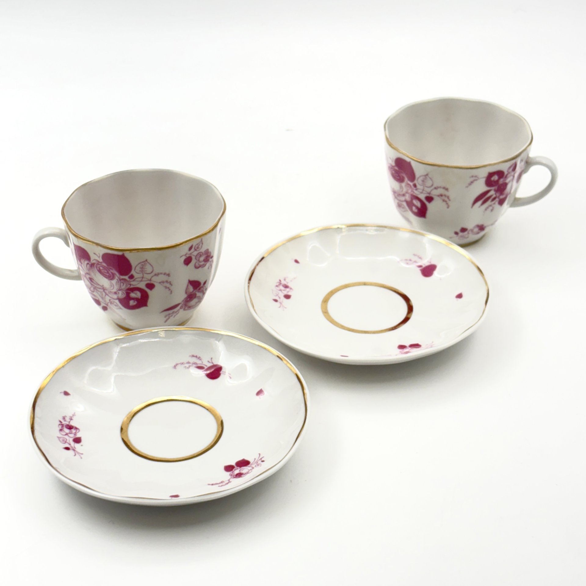 Набор из 2-х кофейных пар с декором в виде цветов, фарфор, деколь, золочение, Ленинградский фарфоровый завод (ЛФЗ), СССР, 1970-1986 гг.