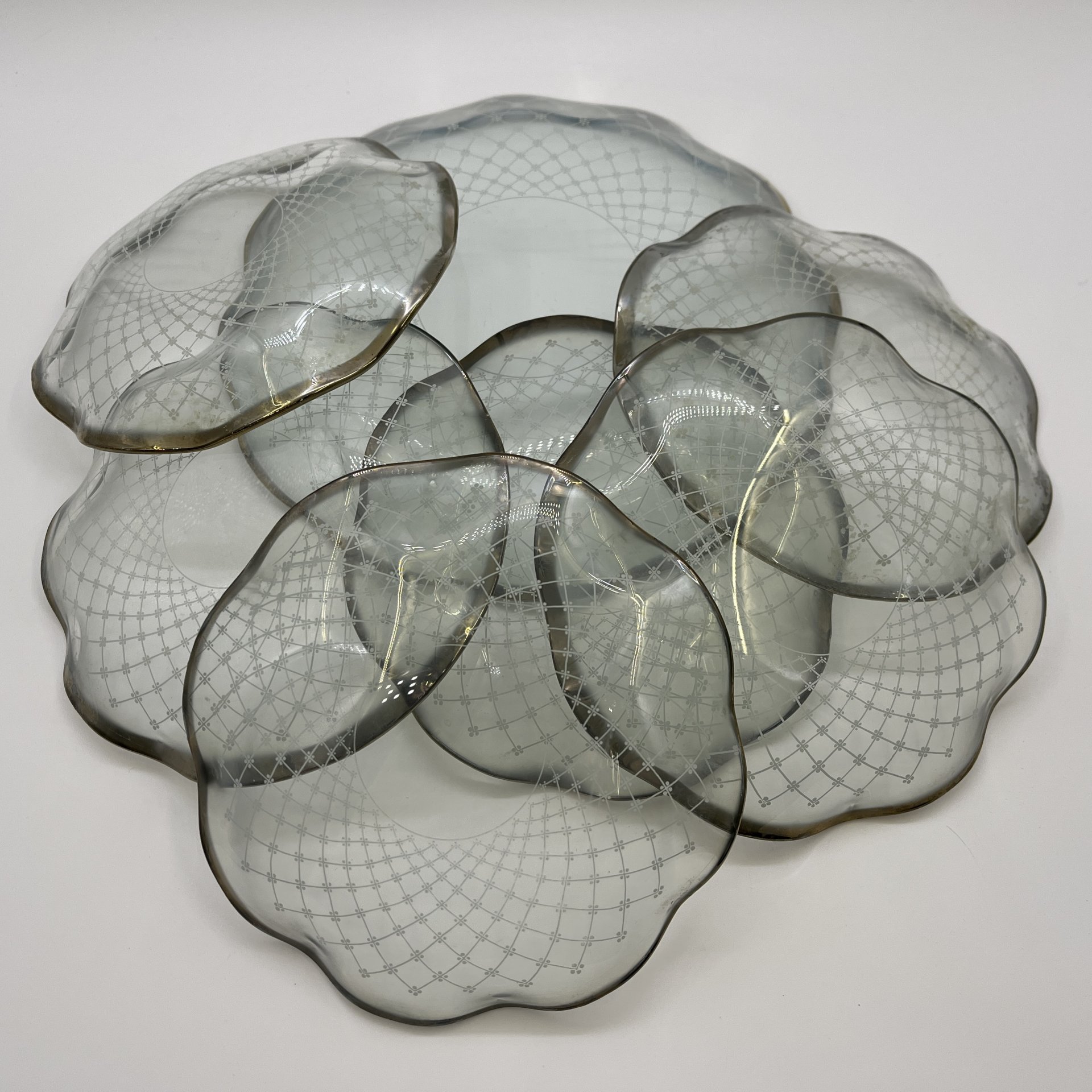 Набор блюдец на 6 персон в комплекте с блюдом, стекло, золочение, СССР, 1970-1990 гг.