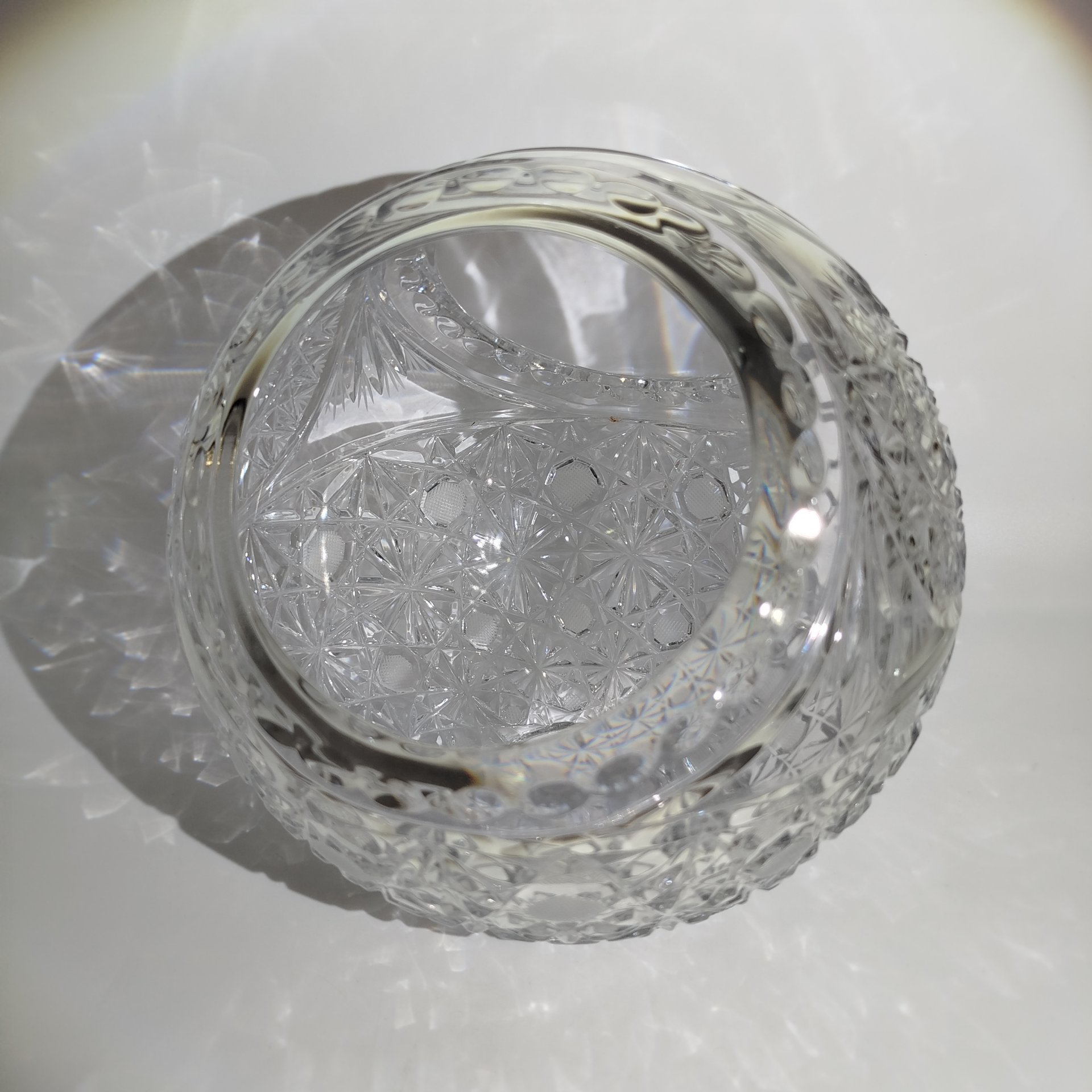 Ваза для конфет в форме корзинки, хрусталь, алмазная грань, Дятьковский хрустальный завод, Россия, 1980-2000 гг.