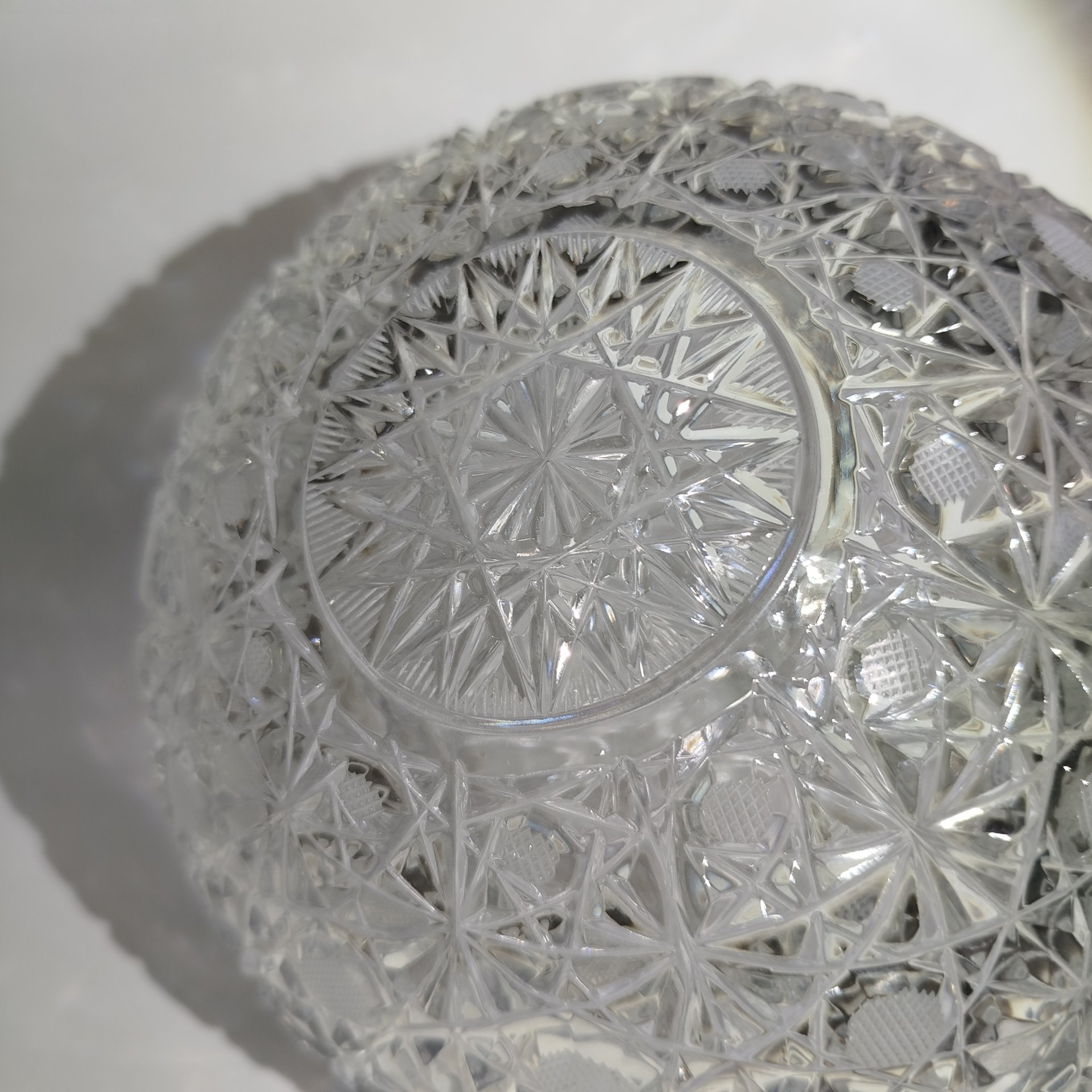 Ваза для конфет в форме корзинки, хрусталь, алмазная грань, Дятьковский хрустальный завод, Россия, 1980-2000 гг.