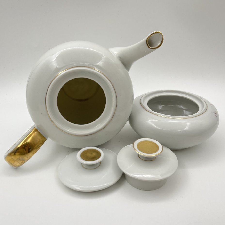 Сервиз чайный с растительным декором на 4 персоны (чайник, сахарница, 4 чайные пары), фарфор, роспись, золочение, Volkstedt Beyer & Bock, ГДР, 1960-1980 гг.