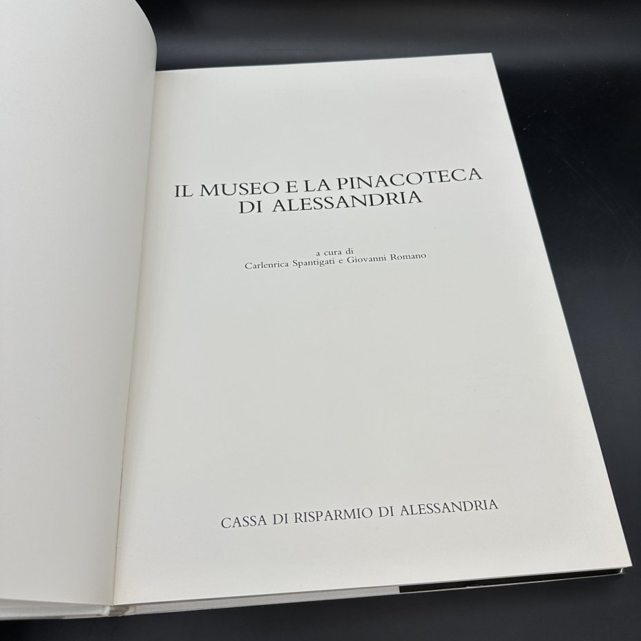 Альбом "Il museo e la pinacoteca di Alessandria" (на итальянском), в футляре