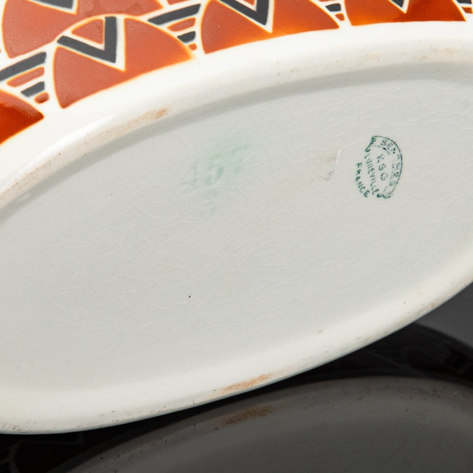 Кашпо овальной формы, украшенное чёрно-коричневыми узорами, Lunéville faience, фаянс, крытье