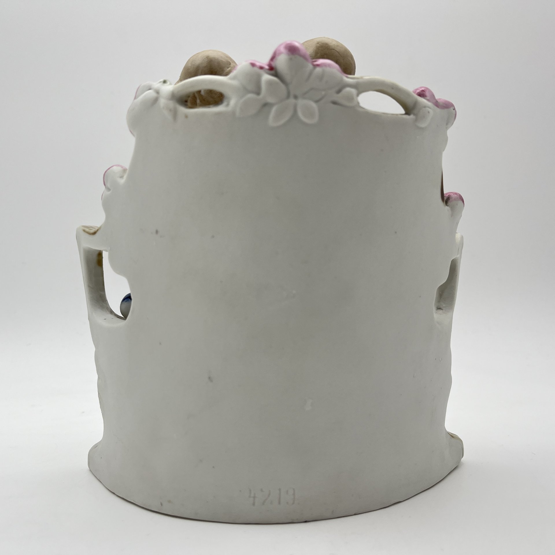 Статуэтка "Уютный семейный вечер", фарфор, роспись, золочение, Западная Европа, 1950-1970 гг.