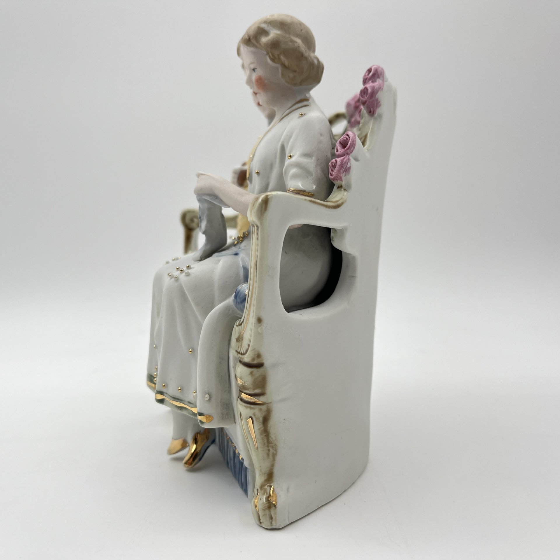 Статуэтка "Уютный семейный вечер", фарфор, роспись, золочение, Западная Европа, 1950-1970 гг.