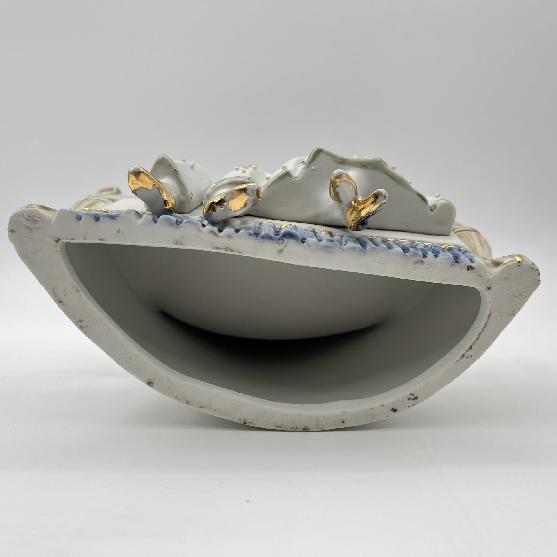 Статуэтка "Уютный семейный вечер", фарфор, роспись, золочение, Западная Европа, 1950-1970 гг.