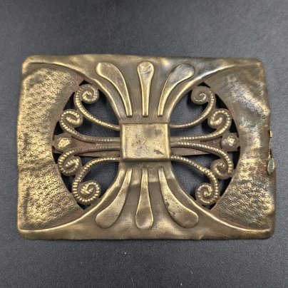 Пряжка женская поясная прямоугольной формы с декором в виде розетки, металл, штамповка, Российская империя, 1890-1915 гг.