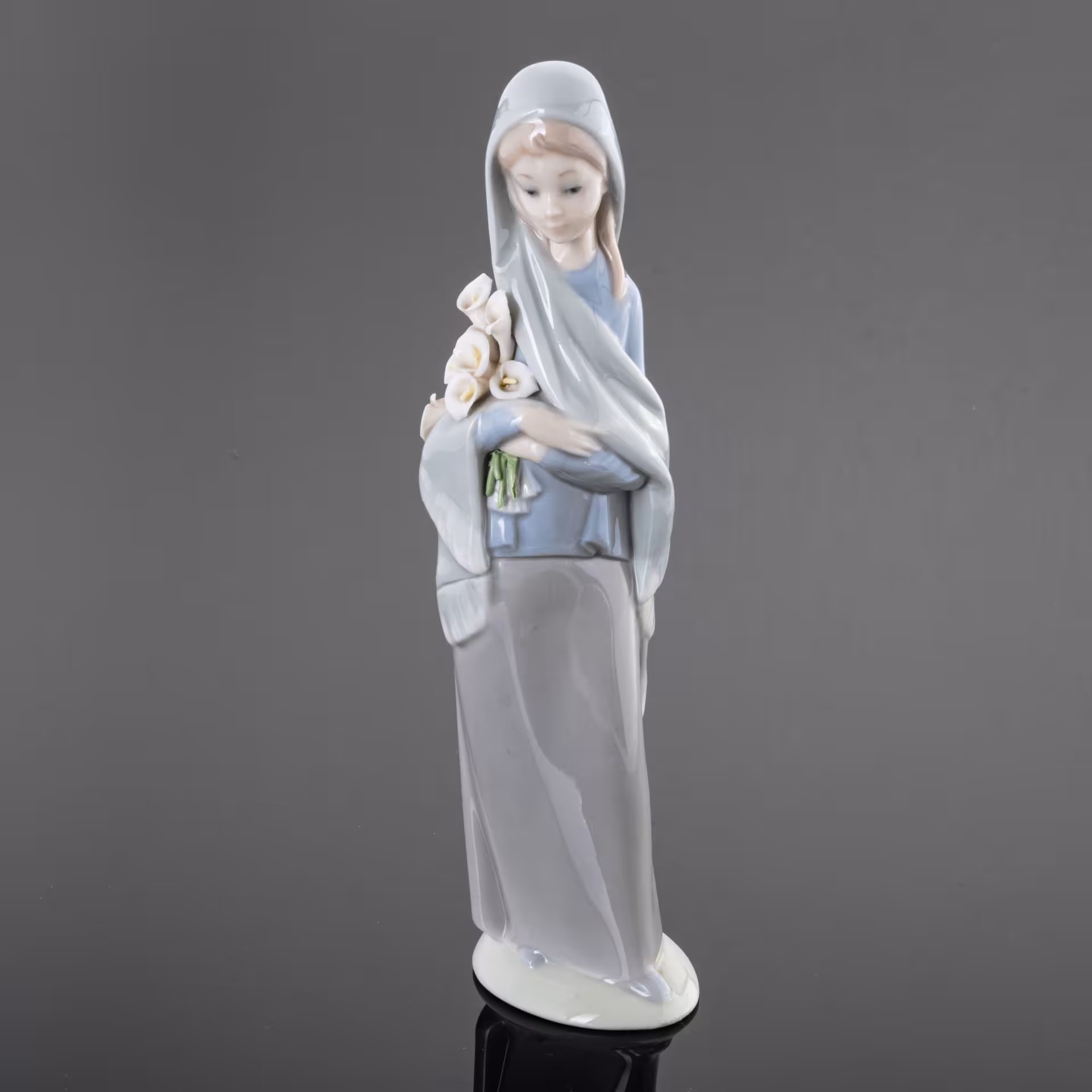 Статуэтка "Девушка с каллами", Lladro